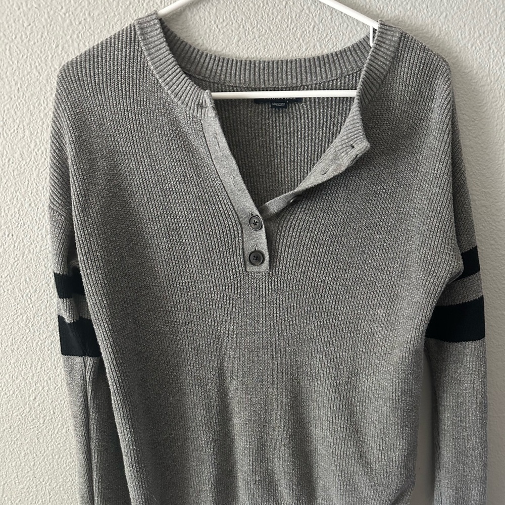 American Eagle Sweater Grey